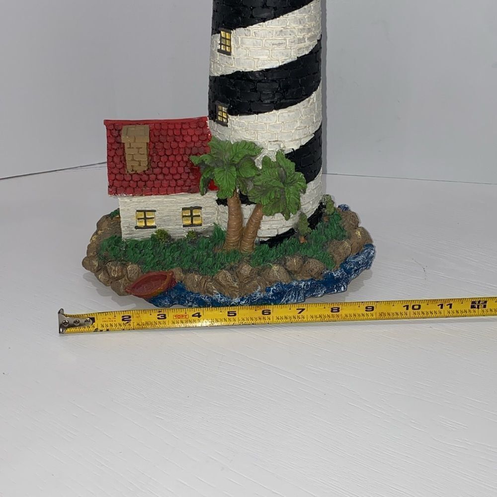 Vintage Florida Lighthouse Plays Music And Lights Up Red With Attached Cottage - Picture 11 of 11